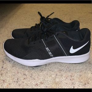 Woman’s Nike City Trainer 2 🖤